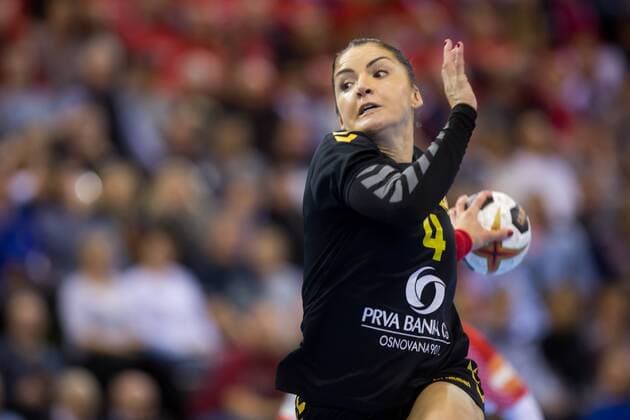 Handball, WM Damen, Dänemark - Montenegro Oldenburg, Niedersachsen, DEU, 02.12.2017, Jovanka Radicevic (Montenegro; Club: Vardar MKD). Denmark vs. Montenegro. Handball Weltmeiserschaft der Frauen Deutschland 2017, Vorrunde Gruppe C. Denmark vs. Montenegro - Handball Weltmeiserschaft der Frauen Deutschland