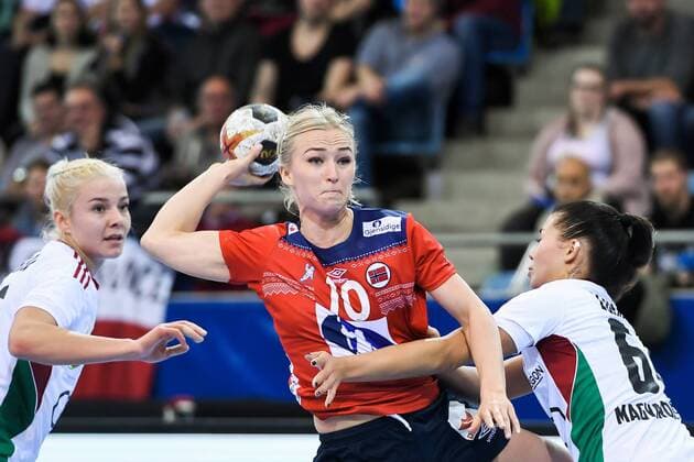 Handball, WM Damen, Norwegen - Ungarn 171202 Norges Stine Bredal Oftedal i matchen mellan Norge och Ungern under handbolls-VM den 2 december 2017 i Bietigheim Bissingen. Copyright: CARLxSANDIN BB171202CS101