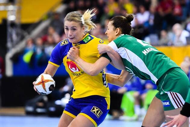 171203 Sveriges Isabelle Gullden under matchen mellan Ungern och Sverige under handbolls-VM den 3 december 2017 i Bietigheim Bissingen. Copyright: CARLxSANDIN BB171203CS033