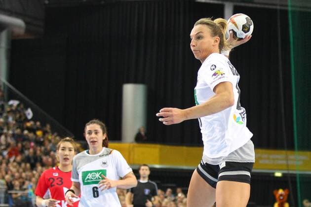 Germany Deutschland vs. Korea Suedkorea, 03.12.2017 23rd IHF Women s Handball World Championship WM Weltmeisterschaft Germany 2017, Preliminary round, Group D, Germany vs. Korea, Arena Leipzig. Handball Weltmeisterschaft der Frauen, Vorrunde, Gruppe D, Deutschland vs. Suedkorea. Im Bild: Angie Geschke ( 26, GER).
