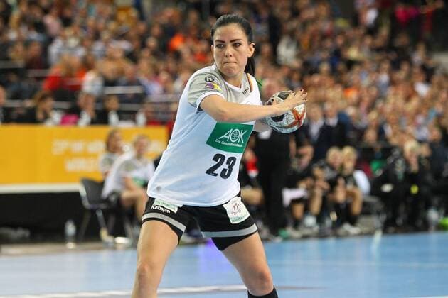Germany Deutschland vs. Korea Suedkorea, 03.12.2017 23rd IHF Women s Handball World Championship WM Weltmeisterschaft Germany 2017, Preliminary round, Group D, Germany vs. Korea, Arena Leipzig. Handball Weltmeisterschaft der Frauen, Vorrunde, Gruppe D, Deutschland vs. Suedkorea. Im Bild: Svenja Huber ( 23, GER).