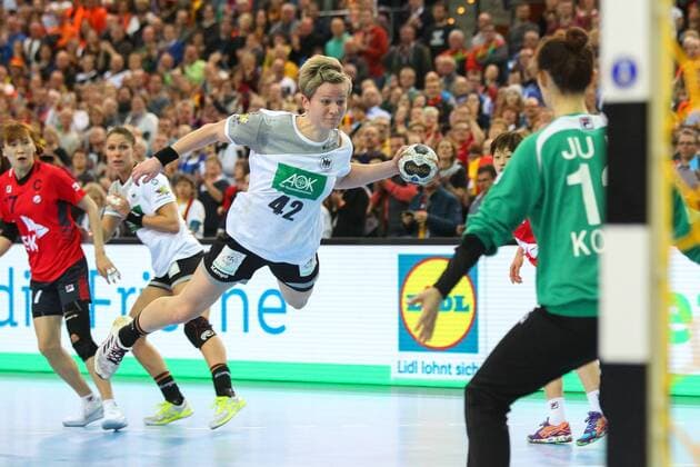 Germany Deutschland vs. Korea Suedkorea, 03.12.2017 23rd IHF Women s Handball World Championship WM Weltmeisterschaft Germany 2017, Preliminary round, Group D, Germany vs. Korea, Arena Leipzig. Handball Weltmeisterschaft der Frauen, Vorrunde, Gruppe D, Deutschland vs. Suedkorea. Im Bild: Friederike Gubernatis ( 42, GER).