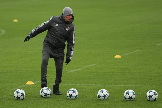 Bilder des Tages - SPORT 201712004, 1.CL, FC Bayern Abschlusstraining, Säbenerstrasse Muenchen, Fussball, im Bild: FCB Trainer Jupp Heynckes (FCB)