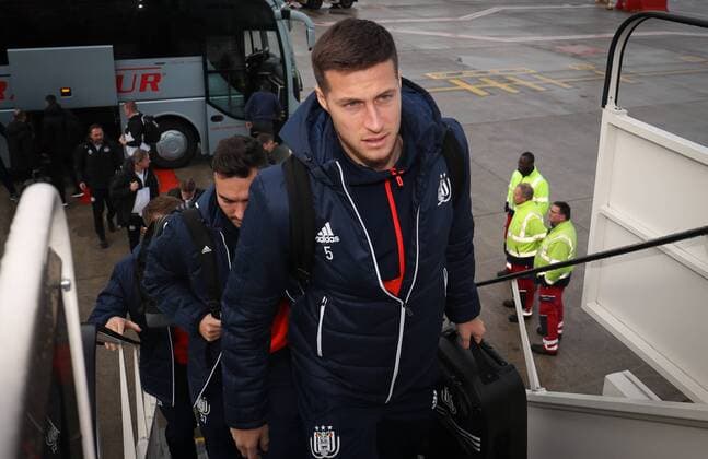 Anderlecht s Uros Spajic pictured at the departure of Belgian soccer team RSC Anderlecht, Monday 04 December 2017 in Brussels airport, on their way to Glasgow, Scotland. Tomorrow Anderlecht is playing the sixth and last game in the group stage of the UEFA Champions League competition against Scottish Celtic Glasgow. VIRGINIExLEFOUR  x05213871x