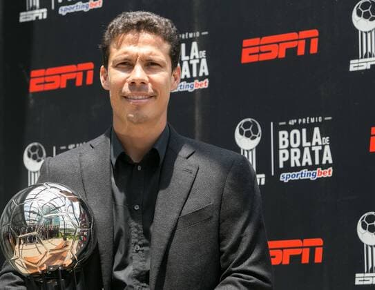 Premio Bola de Prata ESPN SaO PAULO, SP - 04.12.2017: PReMIO BOLA DE PRATA ESPN - Silver Ball Award arrives at its 48th edition this Monday (04) in SP and aims to reward the best athletes of 2017. In the spotlight Hernanes do Sao Paulo. (Photo: Tom Vieira Freitas Fotoarena) x1442052x  TomxVieiraxFreitas