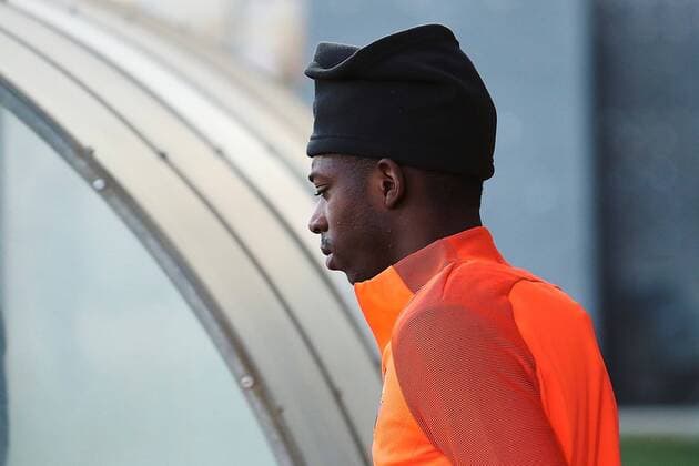 Bilder des Tages - SPORT FC Barcelona Barca s French winger Ousman Dembele attends a training session of the team at the Joan Gamper facilities in Barcelona, Spain, 4 December 2017. Barcelona will face Sporting on a Champions League match on 5 December 2017. FC Barcelona training session !ACHTUNG: NUR REDAKTIONELLE NUTZUNG!  Copyright: xAlejandroxGarciax GRAF3890 20171204-636480132266559634