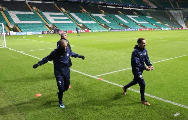 Anderlecht s Sofiane Hanni and Anderlecht s Sven Kums pictured during a training session of Belgian soccer team RSC Anderlecht, Monday 04 December 2017 in Glasgow, Scotland. Tomorrow Anderlecht is playing the sixth and last game in the group stage of the UEFA Champions League competition against Scottish Celtic Glasgow. VIRGINIExLEFOUR  x05213962x