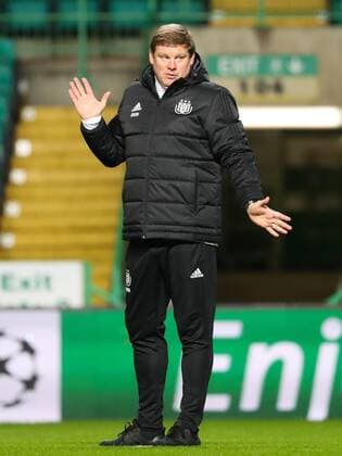 Bilder des Tages - SPORT Anderlecht s head coach Hein Vanhaezebrouck gestures during a training session of Belgian soccer team RSC Anderlecht, Monday 04 December 2017 in Glasgow, Scotland. Tomorrow Anderlecht is playing the sixth and last game in the group stage of the UEFA Champions League competition against Scottish Celtic Glasgow. VIRGINIExLEFOUR  x05213986x