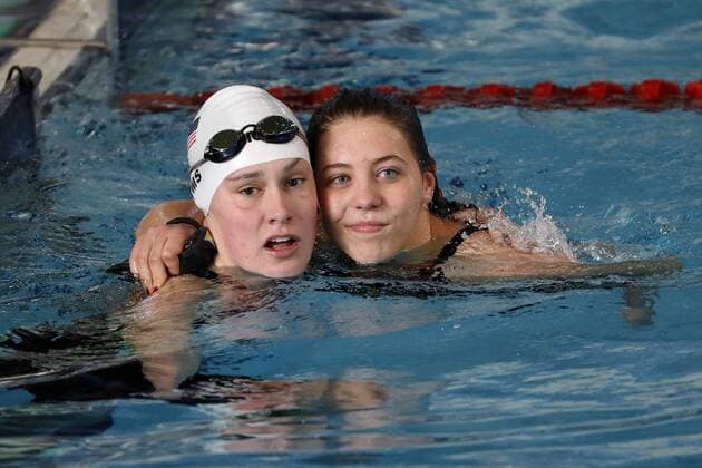 Bilder des Tages - SPORT Spanish Nuria Marques Soto (R) and US Natalie Sims (L) greet each other after the Paralympic Swimming Championships 200 meters individual women s SM9 in Mexico City, Mexico, 04 November 2017. Paralympic Swimming Championships in Mexico City !ACHTUNG: NUR REDAKTIONELLE NUTZUNG!  Copyright: xJosexMendezx MEX003 20171204-636480156724267540