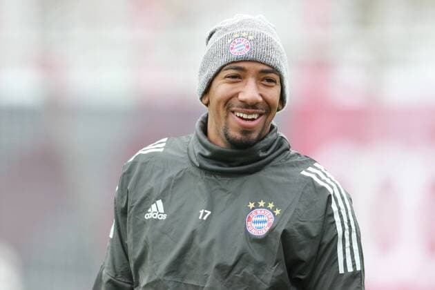Jerome Boateng gut gelaunt Fussball FC Bayern München 04.12.2017 Training vor dem CL-Spiel gegen Paris Saint-Germain