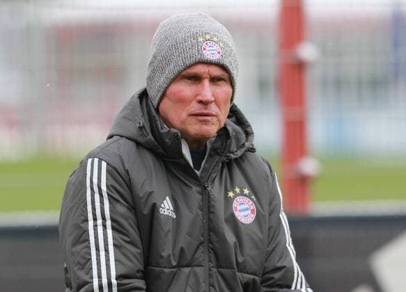 Trainer Jupp Heynckes warm angezogen Fussball FC Bayern München 04.12.2017 Training vor dem CL-Spiel gegen Paris Saint-Germain