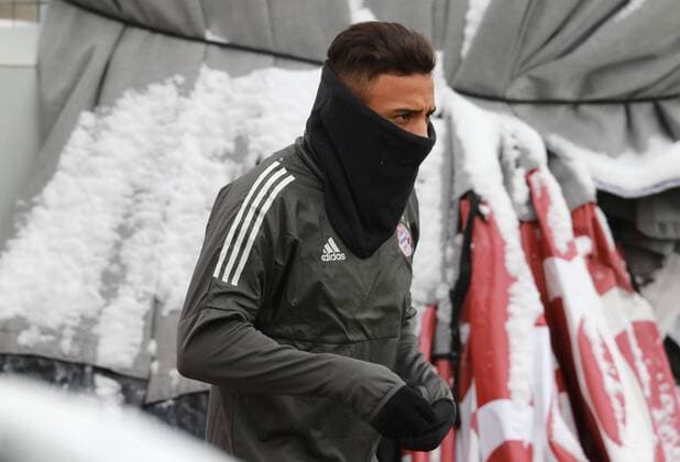 Corentin Tolisso warm angezogen Fussball FC Bayern München 04.12.2017 Training vor dem CL-Spiel gegen Paris Saint-Germain