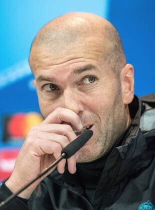 05.12.2017, xfux, Fussball Champions League, Real Madrid Pressekonferenz vor dem Champions League Spiel gegen Borussia Dortmund, emspor, v.l. Trainer Zinedine Zidane (Real Madrid) Madrid