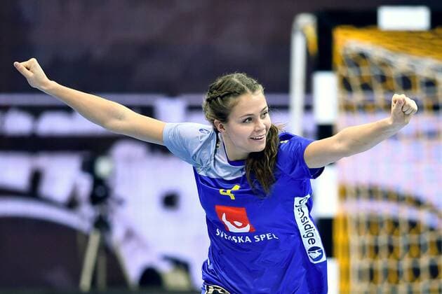 Handball, WM Damen, Schweden - Tschechien 171205 Sveriges Olivia Mellegard jublar under matchen mellan Sverige och Tjeckien under handbolls-VM den 5 december 2017 i Bietigheim Bissingen. Copyright: CARLxSANDIN BB171205CS012