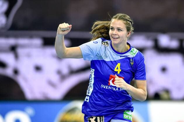 Handball, WM Damen, Schweden - Tschechien 171205 Sveriges Olivia Mellegard jublar under matchen mellan Sverige och Tjeckien under handbolls-VM den 5 december 2017 i Bietigheim Bissingen. Copyright: CARLxSANDIN BB171205CS013