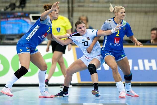 Handball, WM Damen, Schweden - Tschechien 2017.12.05 Bietigheim-Bissingen Pilka reczna Mistrzostwa Swiata w pilce recznej kobiet Szwecja - Czechy N z Sabina Jacobsen , Petra Adamkova and Urlika Toft Hansen in action Foto Lukasz Laskowski PressFocus NEWSPIX.PL 2017.12.05 Bietigheim-Bissingen IHF Women s Handball World Championship WM Weltmeisterschaft Sweden v Czech Republic Sabina Jacobsen , Petra Adamkova and Urlika Toft Hansen in action Credit: Lukasz Laskowski PressFocus --- Newspix.pl  20171205_LUK_235