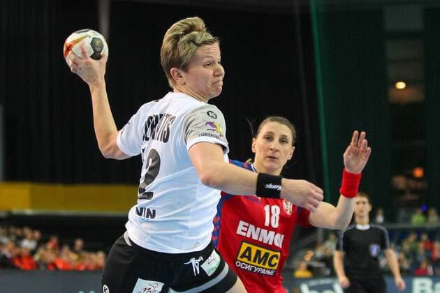 Germany Deutschland vs. Serbien Serbia, 05.12.2017 23rd IHF Women s Handball World Championship WM Weltmeisterschaft Germany 2017, Preliminary round, Group D, Germany vs. Serbia, Arena Leipzig. Handball Weltmeisterschaft der Frauen, Vorrunde, Gruppe D, Deutschland vs. Serbien. Im Bild: Friederike Gubernatis ( 42, GER).