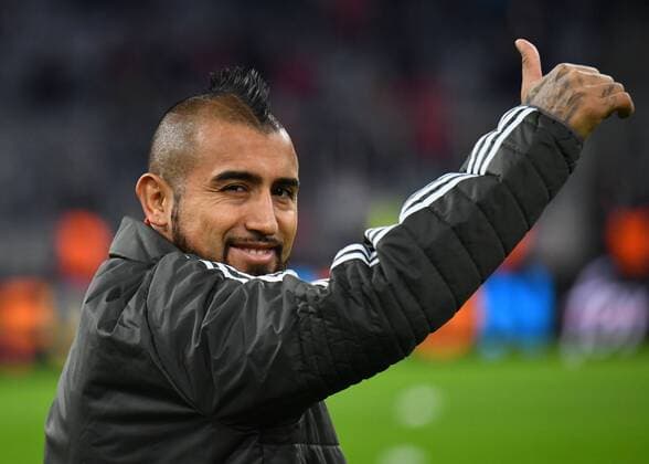 05.12.2017, xjhx, Fussball UEFA Champions League, FC Bayern Muenchen - Paris Saint-Germain PSG, emspor, v.l. Arturo Vidal (FC Bayern Muenchen) Muenchen