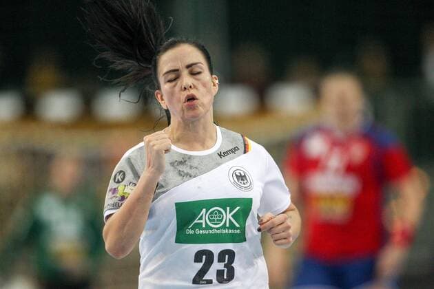Deutschland - Serbien Handball Frauen WM Leipzig, 05.12.2017, Arena Leipzig, Weltmeisterschaft 2017, Handball Frauen Vorrunde Gruppe D. , Deutschland ( GER) vs Serbien ( SRB) 22:22 (9:11) , Im Bild: Svenja Huber (23, Deutschland) ,