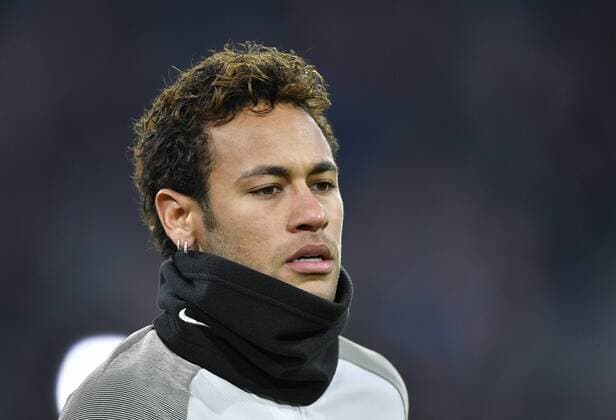 Vor Spielbeginn: Aufwärmen Training Neymar FC Paris Saint-Germain PSG Champions League CL Gruppenphase FC Bayern München FCB vs FC Paris Saint-Germain PSG 05.12.2017 FC Bayern München FCB vs FC Paris Saint-Germain PSG