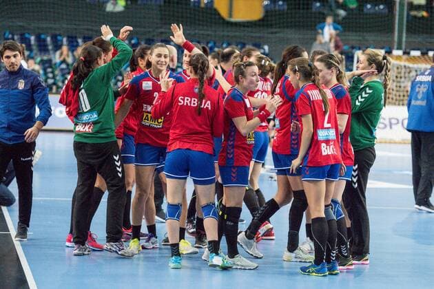 GER, IHF WM 2017, Deutschland (GER) vs. Serbien (SRB) 05.12.2017, Arena, Leipzig, GER, IHF WM 2017, Deutschland (GER) vs. Serbien (SRB), im Bild Jubel der Serbischen Nationalmannschaft nach dem entscheidenden Treffer zum 22:22 Unentschieden