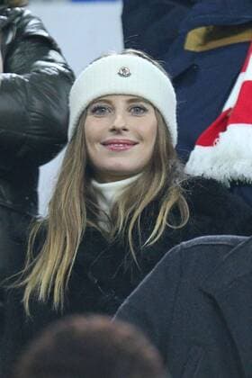 Cathy Hummels Frau von Mats Hummels 5 (FC Bayern Muenchen) auf der Tribuene, FC Bayern Muenchen vs. Paris Saint-Germain, Fussball, Vorrunde, Champions League, 05.12.2017 Muenchen Bayern Deutschland