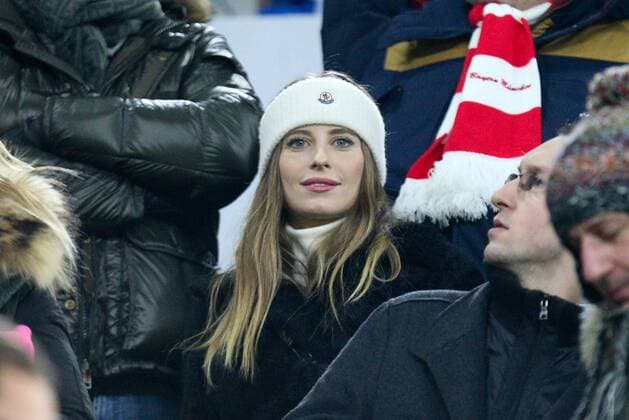 Cathy Hummels Frau von Mats Hummels 5 (FC Bayern Muenchen) auf der Tribuene, FC Bayern Muenchen vs. Paris Saint-Germain, Fussball, Vorrunde, Champions League, 05.12.2017 Muenchen Bayern Deutschland