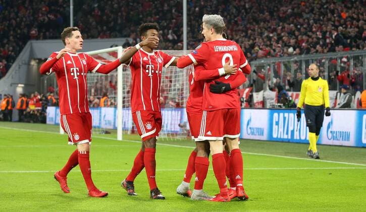 Fussball UEFA Champions League: FC Bayern Muenchen - Paris Saint-Germain am 05.12.2017 in der Allianz Arena, Gruppe B, Spieltag 6, Saison 2017 18, xmdx, 1-0 durch Robert LEWANDOWSKI (9, FC Bayern Muenchen), torjubel FC Bayern Muenchen - Paris Saint Germain