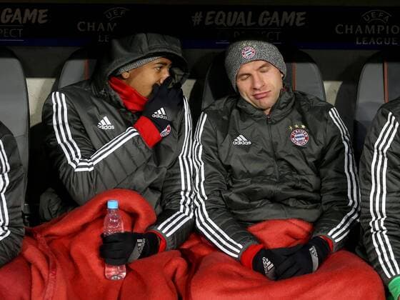 Jerome Boateng (FC Bayern Muenchen 17) Thomas Mueller (FC Bayern Muenchen 25) auf der Bank, FC Bayern Muenchen vs Paris Saint-Germain, Champions League, Fussball, 05.12.2017, Muenchen Copyright: xLanger Eibner-Pressefotox EP_HLR