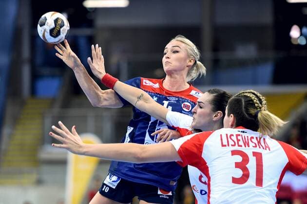 Handball, WM Damen, Norwegen - Polen 171205 Norges Stine Bredal Oftedal under matchen mellan Norge och Polen under handbolls-VM den 5 december 2017 i Bietigheim Bissingen. Copyright: CARLxSANDIN BB171205CS098