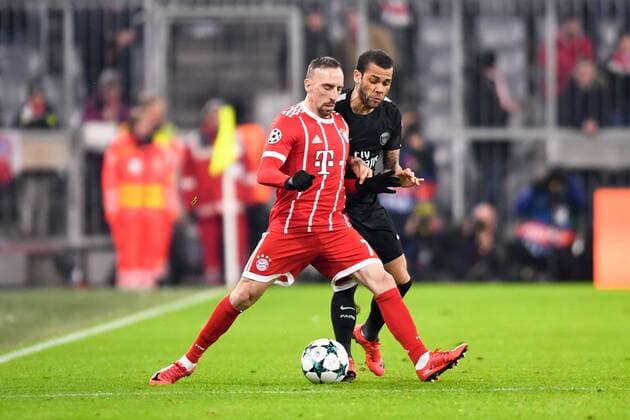 32 DANI ALVES (psg) - 07 Franck RIBERY (bay) FOOTBALL : Bayern Munich vs Paris SG - Ligue des Champions - 05 12 2017 AnthonyBIBARD FEP Panoramic 