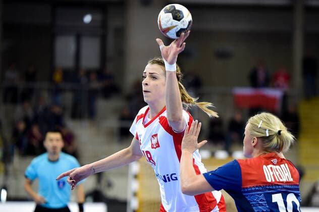 Handball, WM Damen, Norwegen - Polen 2017.12.05 Bietigheim-Bissingen Pilka reczna Mistrzostwa Swiata w pilce recznej kobiet Norwegia - Polska N z Aleksandra Zych of Poland in action Foto Lukasz Laskowski PressFocus NEWSPIX.PL 2017.12.05 Bietigheim-Bissingen IHF Women s Handball World Championship WM Weltmeisterschaft Norway - Poland Aleksandra Zych of Poland in action Credit: Lukasz Laskowski PressFocus --- Newspix.pl  20171205_LUK_453