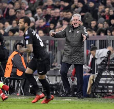 05.12.2017, Fussball UEFA Champions League 2017 2018, Gruppenphase, 6.Spieltag, FC Bayern München - Paris Saint Germain, in der Allianz-Arena München, Trainer Jupp Heynckes (FC Bayern München) in Rage.