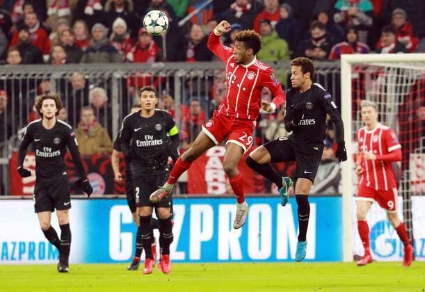 Kingsley Coman (FC Bayern) gegen Neymar (Paris Saint-Germain) Fussball UEFA Champions League FC Bayern München - Paris Saint-Germain 05.12.2017