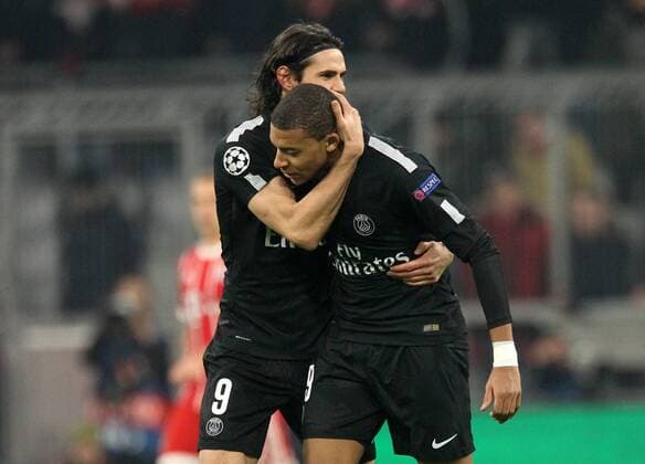 Fussball UEFA Champions League: FC Bayern Muenchen - Paris Saint-Germain am 05.12.2017 in der Allianz Arena, Gruppe B, Spieltag 6, Saison 2017 18, xmdx, 2-1 Anschlusstreffer durch Kylian MBAPPE (29, Paris Saint Germain) gegen Sven ULREICH (26, tor, FC Bayern Muenchen) , torjubel FC Bayern Muenchen - Paris Saint Germain