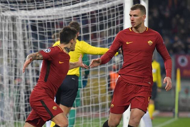 Esultanza dopo il gol di Diego Perotti Roma, con Dzeko. goal celebration. Roma 05-12-2017 Stadio Olimpico Uefa Champions League A 2017 2018 Group C AS Roma - Qarabag Foto Antonietta Baldassarre Insidefoto AntoxBalda