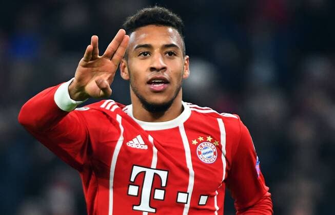 Bilder des Tages - SPORT 05.12.2017, xjhx, Fussball UEFA Champions League, FC Bayern Muenchen - Paris Saint-Germain PSG, emspor, v.l. Corentin Tolisso (FC Bayern Muenchen) celebrate the goal, Torjubel zum 3:1 Muenchen