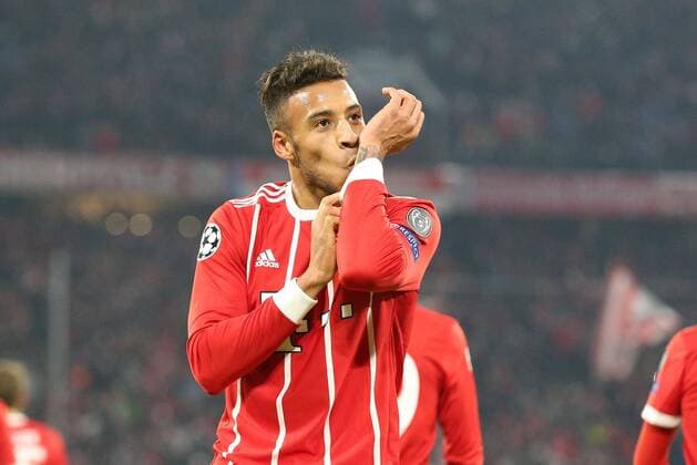 Torjubel von Corentin Tolisso 24 (FC Bayern Muenchen) zum 3:1 kuesst sein Tattoo, FC Bayern Muenchen vs. Paris Saint-Germain, Fussball, Vorrunde, Champions League, 05.12.2017 Muenchen Bayern Deutschland