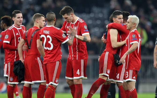 Fussball UEFA Champions League: FC Bayern Muenchen - Paris Saint-Germain am 05.12.2017 in der Allianz Arena, Gruppe B, Spieltag 6, Saison 2017 18, xmdx, 3-1 Sieg fuer den FC Bayern München, Siegerjubel FC Bayern Muenchen - Paris Saint Germain