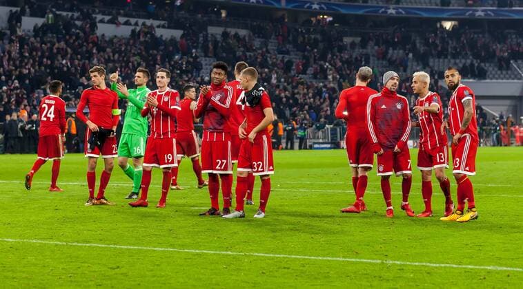 Muenchen, Deutschland 05.12.2017, UEFA Champions League - 2017 18 Season, Gruppenphase - Gruppe B - 6. Spieltag, FC Bayern Muenchen - Paris Saint-Germain , FC Bayern Muenchen schlussjubel ( DeFodi048