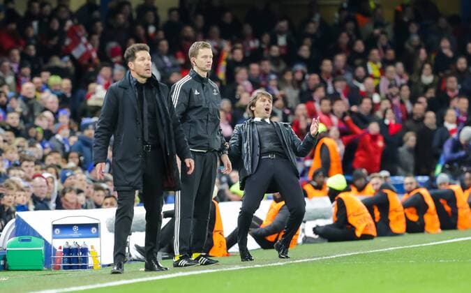 (171206) -- LONDON, Dec. 6, 2017 -- Chelsea s head coach Antonio Conte (R) gestures during the UEFA Champions League Group C match between Chelsea and Atletico Madrid at Stamford Bridge in London, Britain on Dec. 5, 2017. The match drew 1-1. ) (SP)BRITAIN-LONDON-FOOTBALL-UEFA CHAMPIONS LEAGUE-CHELSEA VS ATLETICO MADRID RichardxWashbrooke 