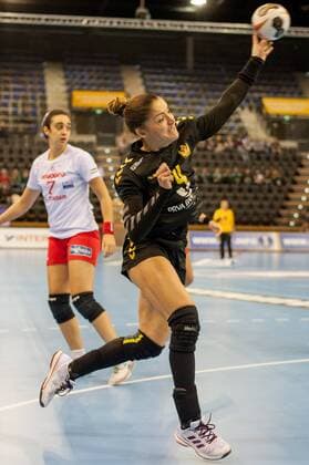 GER, IHF WM 2017, Tunesien (TUN) vs Montenegro (MNE) 06.12.2017, EWE Arena, Oldenburg, Germany, 23.IHF World Championship WM Weltmeisterschaft 2017 Women, first round, Group C, Tunesien vs Montenegro, im Bild Jovanka RADICEVIC(MNE 4 )