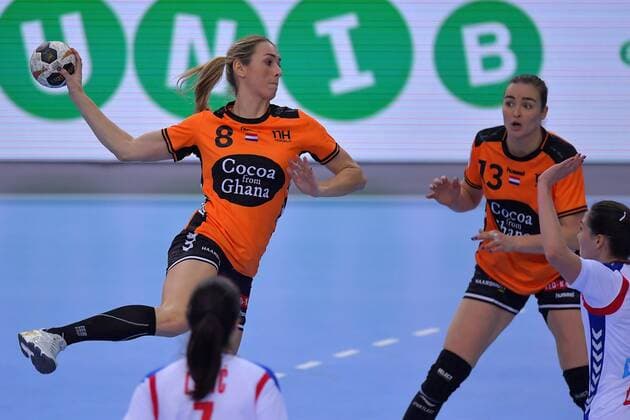 6-12-2017 HANDBAL:NEDERLAND-SERVIE:LEIPZIG WK Handbal Dames 2017 Nederland - Servie 27-27 Lois Abbingh 8 NED Foto: Henk Seppen xVIxVIxImagesx xSoenarxChamidxsportfotografiexIVx 9501021