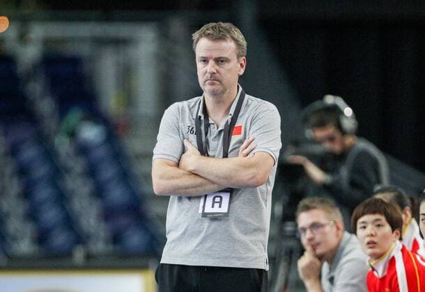 Deutschland - China Handball Frauen WM Leipzig, 06.12.2017, Arena Leipzig, Weltmeisterschaft 2017, Handball Frauen Vorrunde Gruppe D. , Deutschland ( GER) vs Volksrepublik China ( CHN) , Im Bild: Trainer Jesper HOLMRIS (China) ,