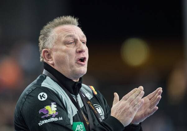 Cheftrainer Michael Biegler (GER) Vorrunde Gruppenspiel: Deutschland - China in Leipzig am 06.12.2017. Handball 23. Frauen Handball-Weltmeisterschaft in Deutschland 2017,