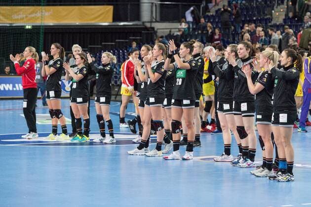 GER, IHF WM 2017, Deutschland (GER) vs. China (CHN) 06.12.2017, Arena, Leipzig, GER, IHF WM 2017, Deutschland (GER) vs. China (CHN), im Bild Jubel der deutschen Nationalmannschaft nach dem 24:9 Erfolg gegen China