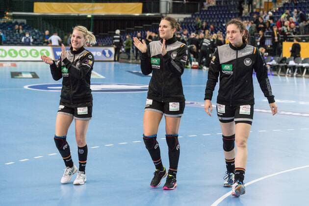 GER, IHF WM 2017, Deutschland (GER) vs. China (CHN) 06.12.2017, Arena, Leipzig, GER, IHF WM 2017, Deutschland (GER) vs. China (CHN), im Bild Jubel der deutschen Nationalmannschaft nach dem 24:9 Erfolg gegen China