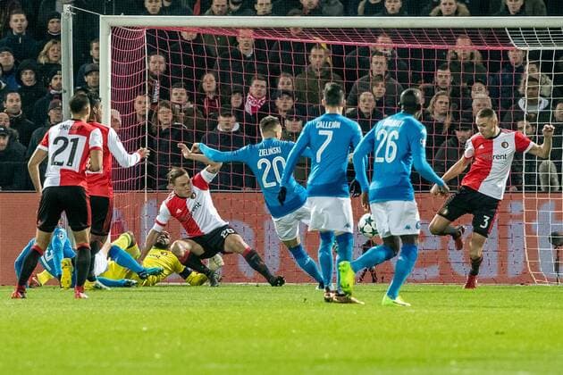 ROTTERDAM - Feyenoord - Napoli , Voetbal , Seizoen 2017 2018 , Champions League , Stadion Feijenoord de Kuip , 06-12-2017 , Napoli speler Piotr Zielinski scoort de 0-1 Feyenoord - Napoli  x1848214x