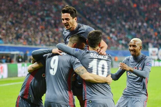 Besiktas bejubelt das 1:0, RB Leipzig vs. Besiktas Istanbul, Fussball, Champions League, 06.12.2017, Leipzig Copyright: xEibner-Pressefoto BertxHarzerx EP_BHR