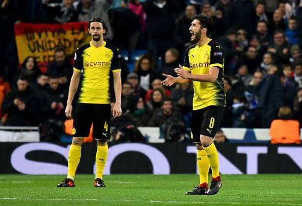06.12.2017, xfux, Fussball Champions League, Real Madrid - Borussia Dortmund, emspor, v.l. Nuri Sahin (Borussia Dortmund) enttaeuscht, enttaeuscht schauend, dissapointed gibt Anweisungen, gestikuliert, mit den Armen gestikulieren gives instructions, gesticulate, gesticolando. Madrid